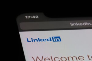 Unlock the power of LinkedIn with these effective tips to build a strong online presence, engage your network, share valuable content
