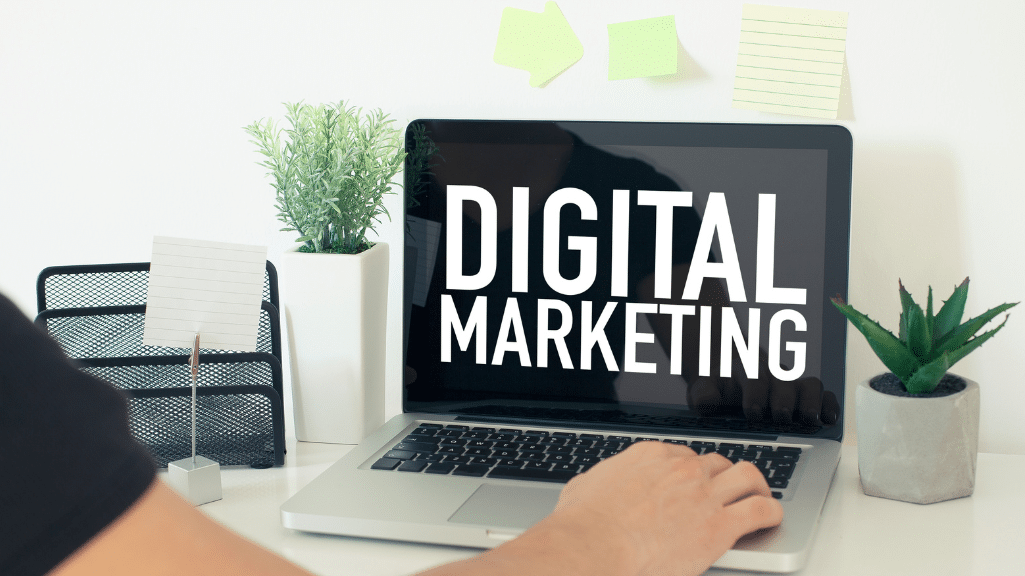 Digital marketing vs. traditional marketing in 2026: Discover key differences, trends, and strategies to maximize ROI and grow your business.